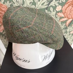 grön tweed cap keps klassisk välklädd gentleman keps i rutig grön tweed amanda christensen