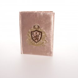 vacker anteckningsbok notebook i sammet med vapensköld vintage notebook gästbok