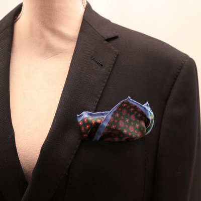 Zoom bild av amanda christensen näsduk herr