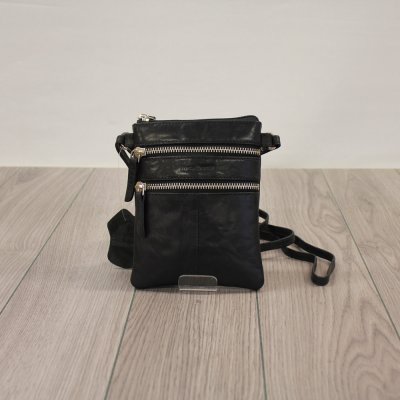svart crossbody väska mini svart väska axelrem miniformat