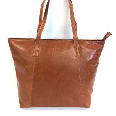Zoom bild av skinnkasse luca ferri kalvskinn coganc damshopper skinn totebag