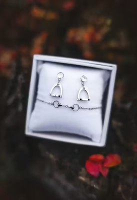 Zoom image of Earrings Stirrup, silver