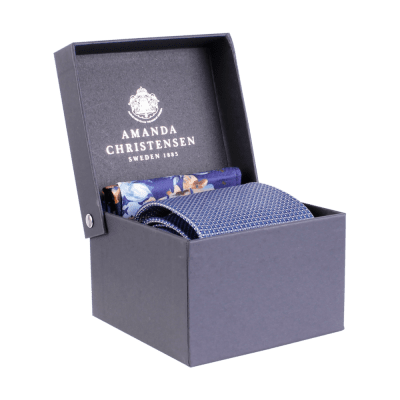 Zoom bild av slips sidenäsduk bröstnäsduk näsduk fickduk