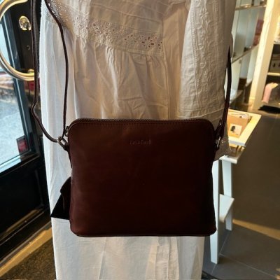 Zoom bild av Axelremsväska Beata L.F, Brandy