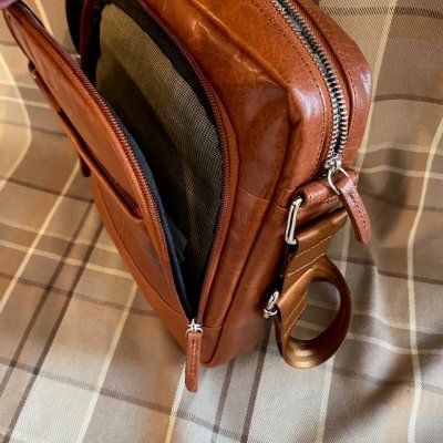 Zoom bild av Axelremsväska L.F. Vintage Cognac unisex