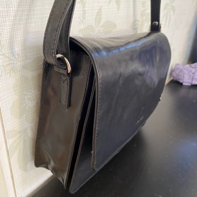 Zoom image of Shoulder Bag Classic women L.F, Medium Svart