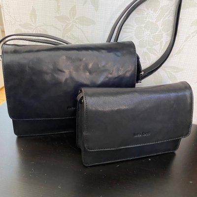 Zoom image of Shoulder Bag Classic women L.F, Medium Svart