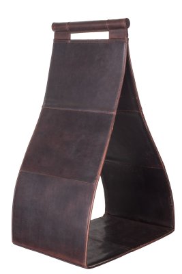 Zoom bild av skinnkorg för ved exklusiv vedförvaring design inredning vedkorg skinn