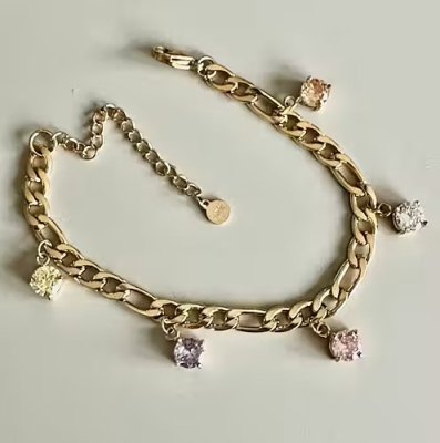 Zoom bild av vackert armband förgyllt med guldplätering vackra stenar by odahl studentpresent födelsedag bröllopspresent