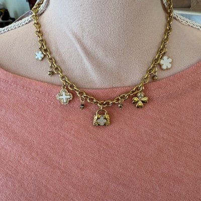 Zoom bild av italienska smycken bijouterier