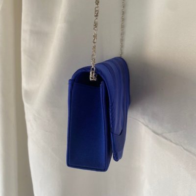 Zoom bild av Aftonväska Cindy, kornblå