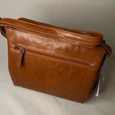 Zoom bild av Axelremsväska Classic dam L.F, Medium Cognac