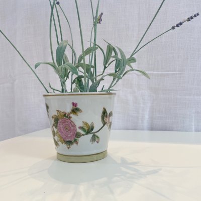 Zoom image of Pottery Small Dalia