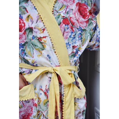 Zoom image of Dressing Gown Floral Lemon, one size