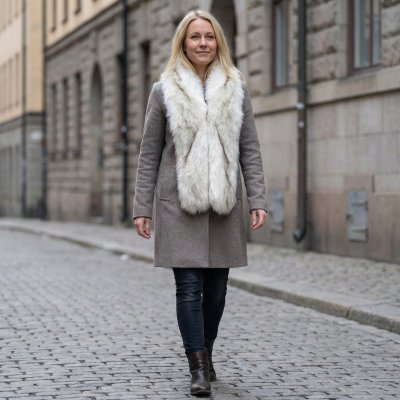 Zoom bild av Fuskpälskrage Isbjörn