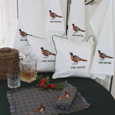 vit kökshandduk med broderad fasan