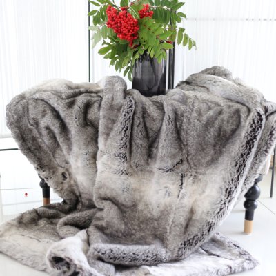 Zoom image of Throw Greywolf, 130 x 150 cm