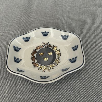 Zoom bild av gripsholm tvålfat smyckesfat gripsholm riksvapen tre kronor sverige