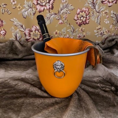 Zoom bild av vinkylare orange handmålad veuve clicquot
