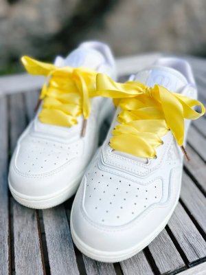 Zoom image of Shoelace Lemon Silk, 120 cm