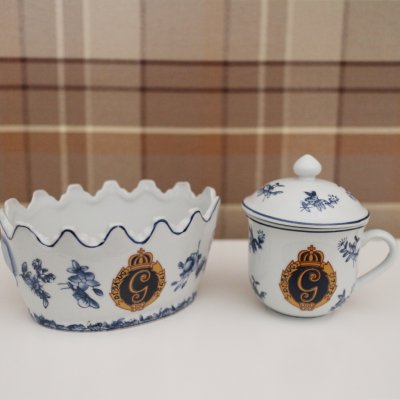 Zoom bild av kunglig kruka gustav III handmålat kruka sköljskål