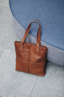 Zoom bild av totebag house of sajaco cognac ipad shopper dam