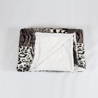 Zoom image of Throw Patchwork, 150 x 180 cm