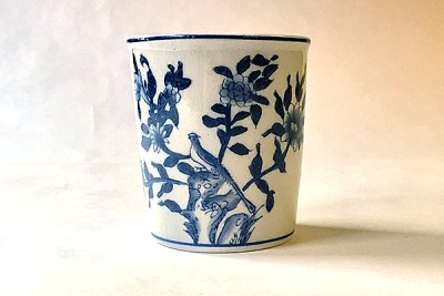 Zoom bild av blå fågel mugg tandborstmugg old money style classic homes vintagestyle