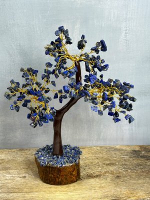 Zoom bild av kristallrummet kristaller lapis lazuli