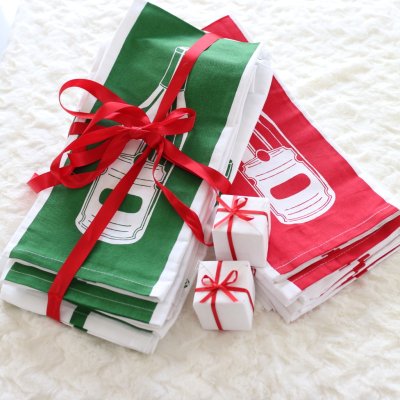 Zoom image of Kitchen towel Wineglas, green 50 x 70 cm