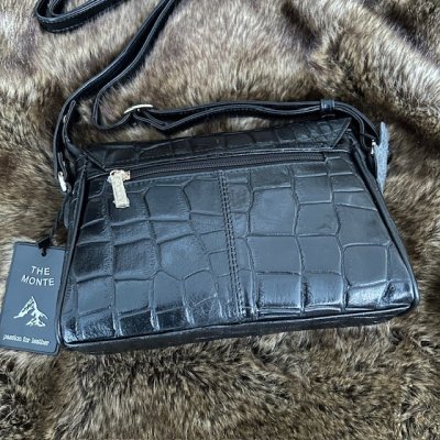 Zoom bild av Axelremsväska Gina Croco, Svart