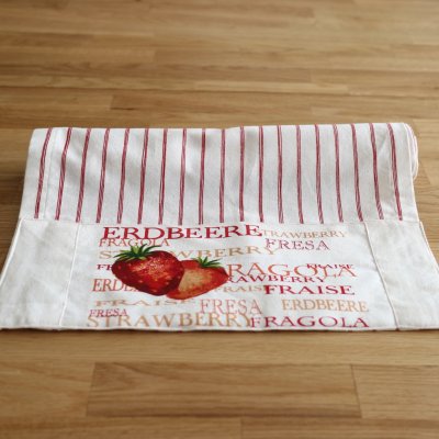 Zoom bild av Löpare Strawberry, 35 x 90 cm