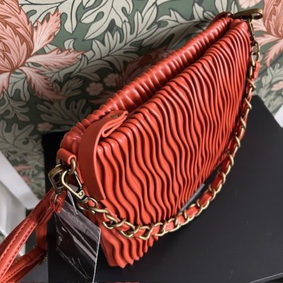 Zoom bild av Clutch / crossover Lycke skinnimitation, Bränd orange