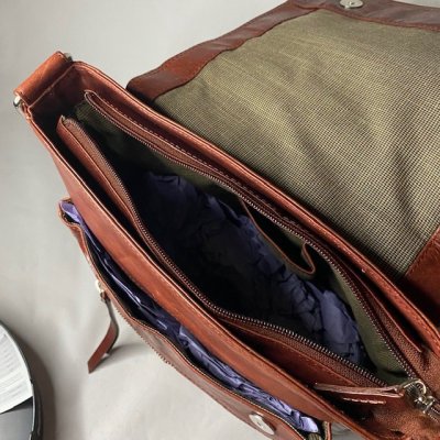 Zoom image of Messenger Bag L Vintage L.F, Brandy