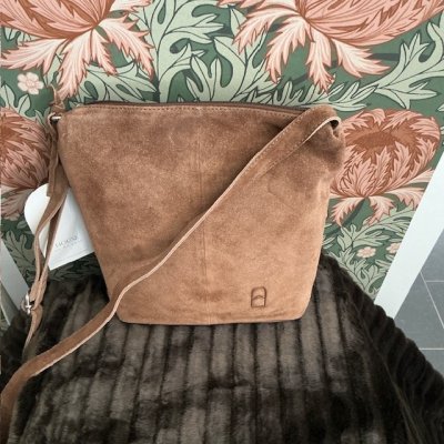 Zoom bild av mockaväska house of nordic sajaco mocka väska