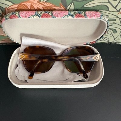 Zoom bild av Glasögonfodral William Morris Clay, L