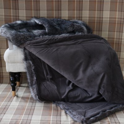 Zoom image of Throw Racoon, 130 x 180 cm