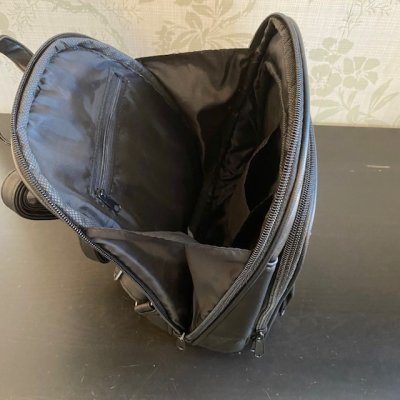 Zoom bild av Ryggsäck Easy lammskinn, svart