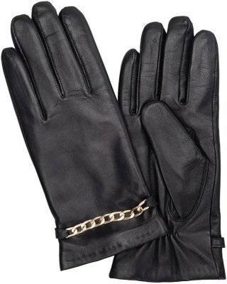 Zoom bild av mjuk elegant damhandsle med guldkedja handskompaniet