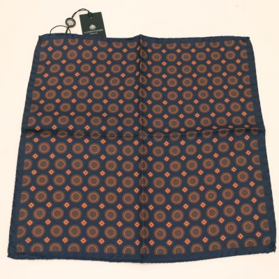 Zoom bild av slips siden bröstnäsduk näsduk fickduk sidenduk