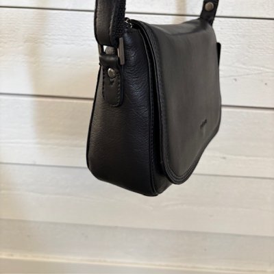 Zoom bild av Flap bag Tuscany Medium, Svart