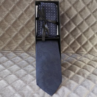 blå slips med näsduk presenttips farsdag gentleman present