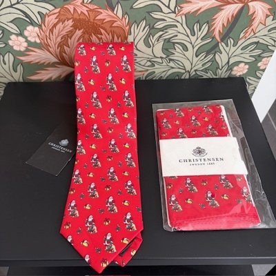 Zoom bild av Slips Christmas 100% silk, röd
