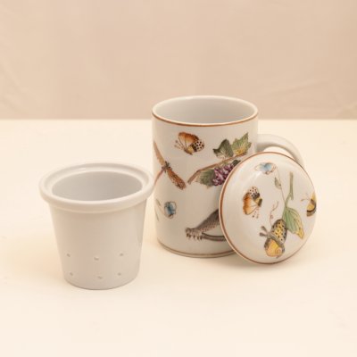 Zoom bild av porslinsmugg handmålad temugg med sil o lock