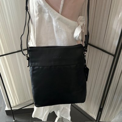 Zoom image of Shoulderbag / crossover The Monte medium, black