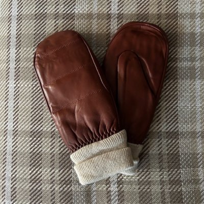 Zoom bild av Tumhandske skinn med mudd, Cognac