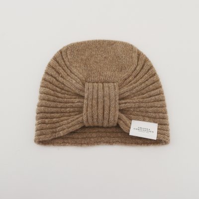 Zoom bild av dammössa turban stickad i mohair ull kvalitet snygg dammössa