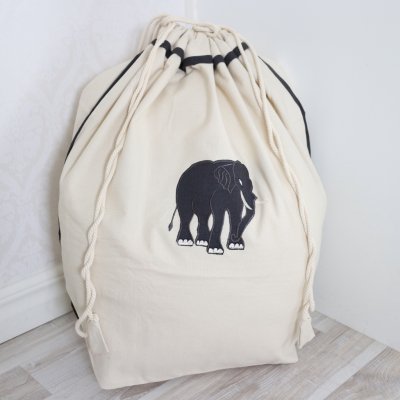 Zoom image of Laundrybag elephant, 60 x 60 cm