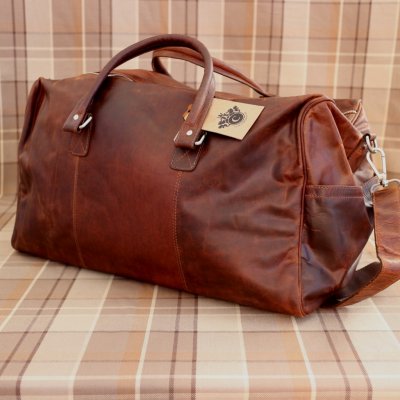 Zoom bild av läderbag weekendbag i skinn vintageinpirerat skinn
