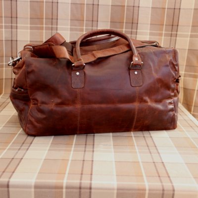 snygg läderbag i sliten vintagestil